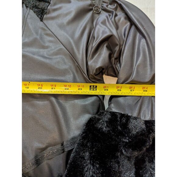Darkwin Black Goth Coat Faux Fur Trim Ruffle Hem Zip Women’s XXL 1X/2X - Picture 7 of 8